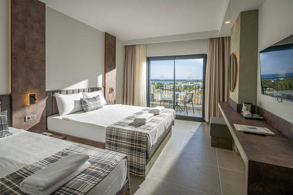 Regular номер с боковым видом на море